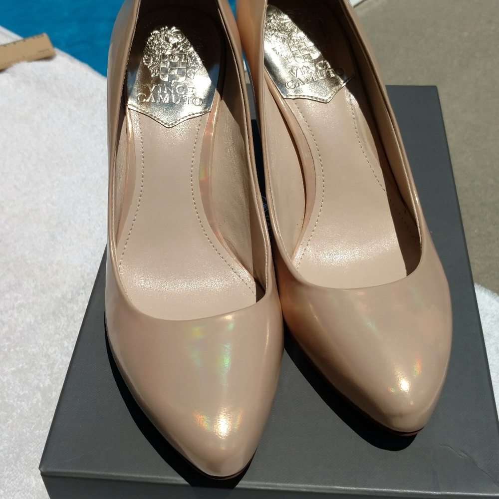 Vince Camuto “Kadri” Pumps